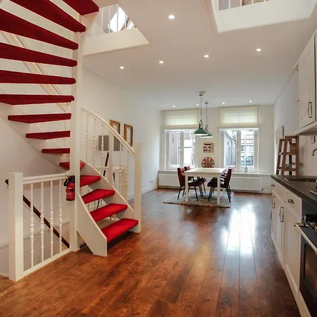 Stayci Serviced Apartments Noordeinde *